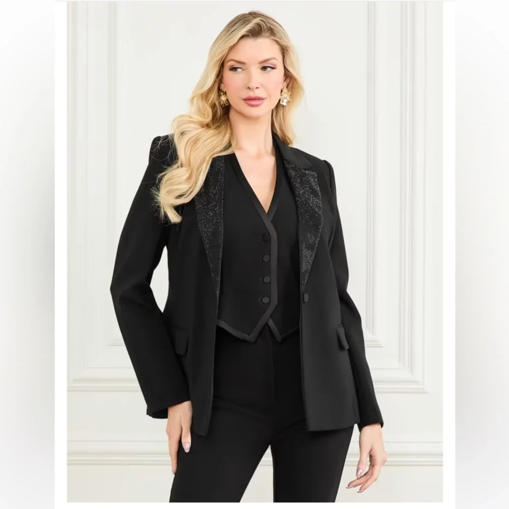 Elegant Black Women's Blazer - Size M (6) - Picture 3 of 9